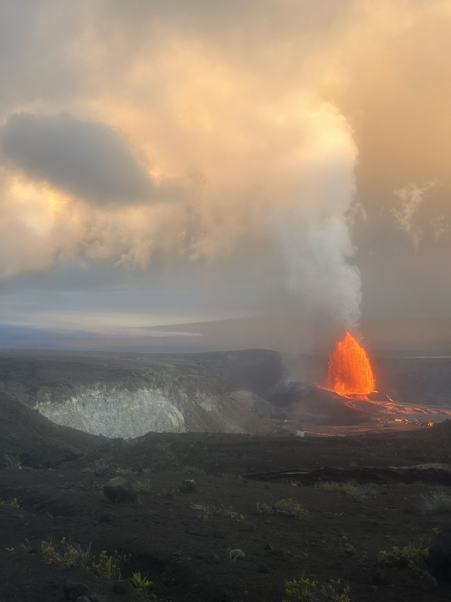 Hawaii - Kilauea Erupting - Image 604